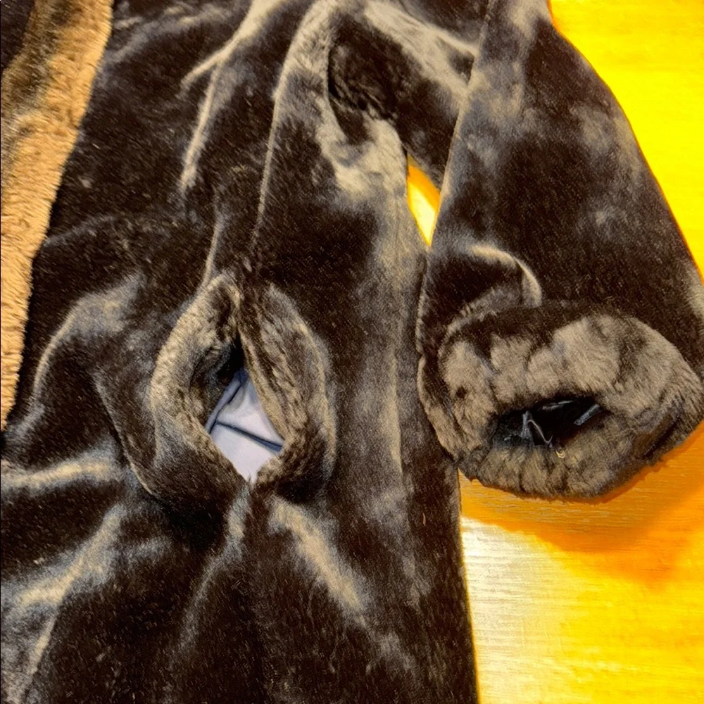 Cozy Black Teddy Jacket with Plush Texture